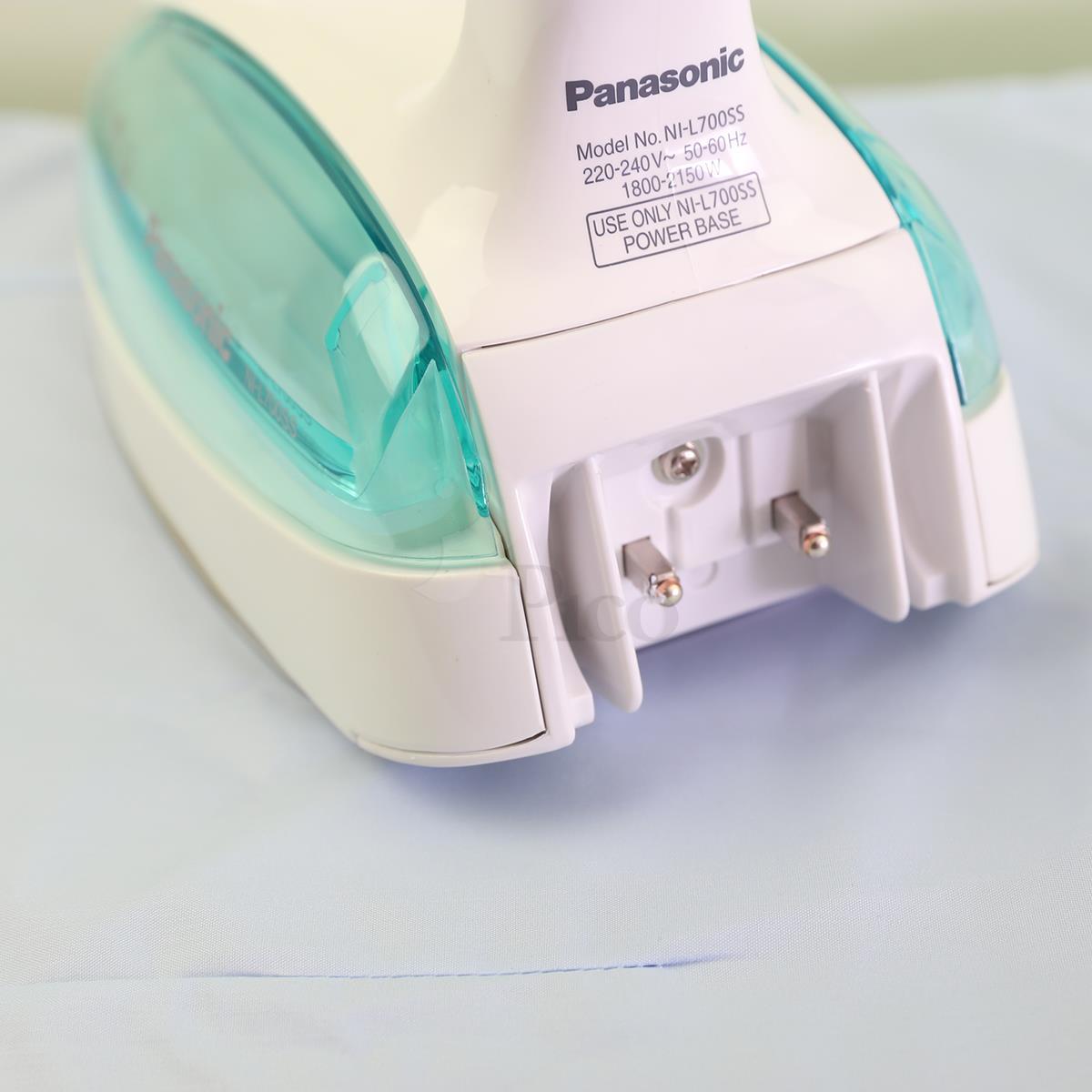 Bàn là hơi nước không dây Panasonic NI-L700SSGRA