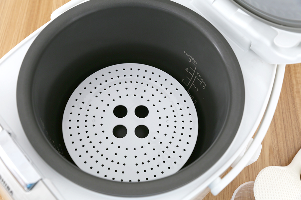 Nồi Cơm Điện Tử TOSHIBA RC-18NMFVN(WT) 1,8L