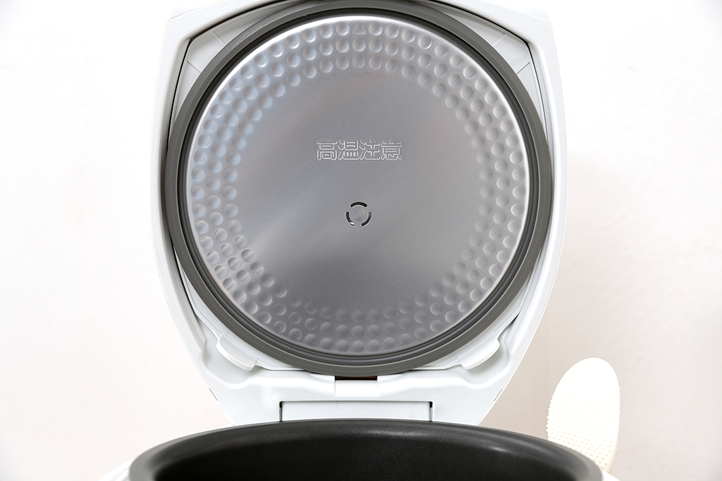 Nồi Cơm Điện Tử TOSHIBA RC-18NMFVN(WT) 1,8L