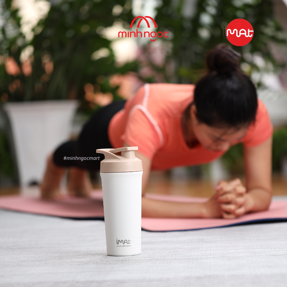Cốc Lắc Thể Thao IMat 600ml Kèm Bóng Lò Xo