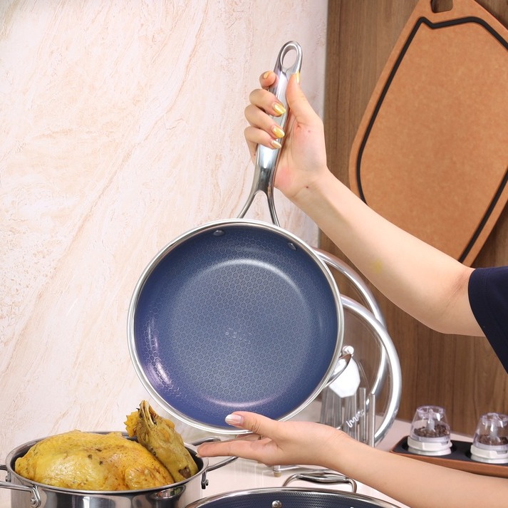Chảo chiên iMat Hybrid 18cm, không vung (lòng xanh)