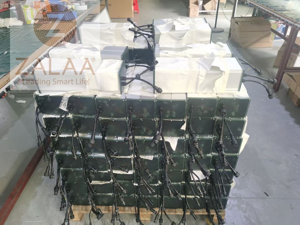Dự án chiếu sáng nhà máy điện năng lượng mặt trời Gio Thành - Quảng Trị bởi đèn năng lượng mặt trời Zalaa Solar Lighting 