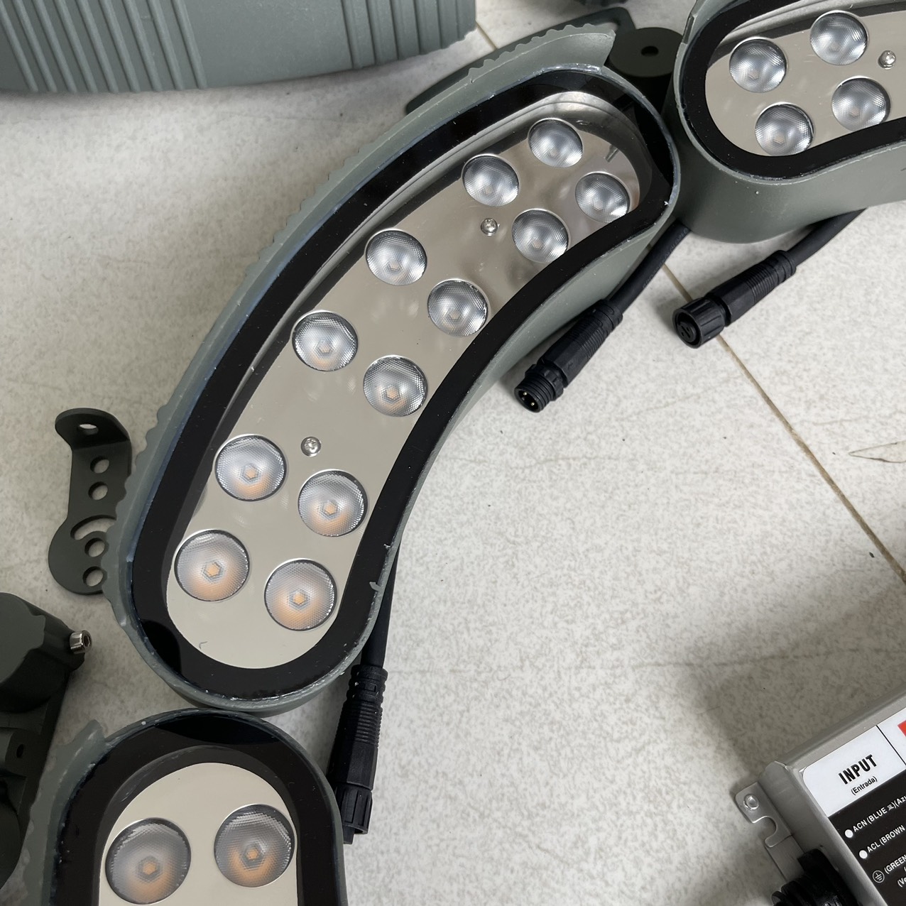 Đèn LED Ôm Cây 60W, 80W, 90W trang trí Cây, Cột Cảnh Quan Ngoài Trời Mã ...