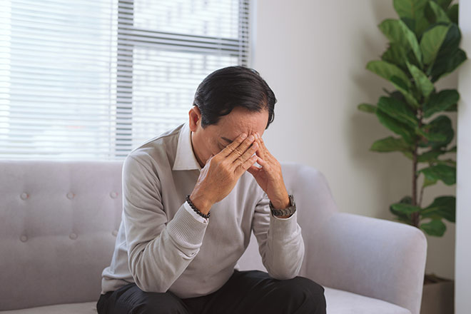 Người bị huyết áp và tiểu đường dễ bị đột quỵ khi thời tiết giao mùa.