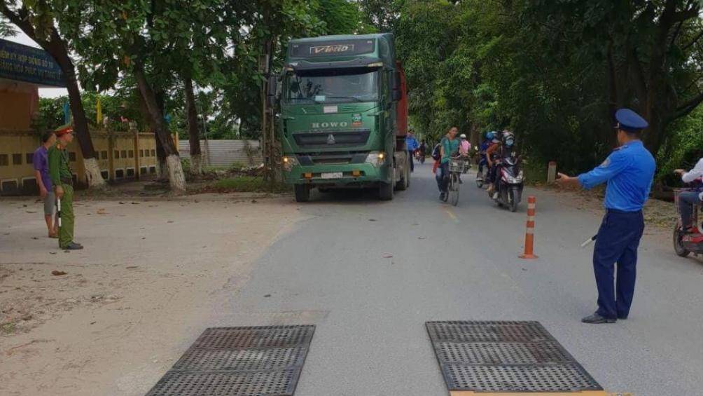 ha-noi-chan-chinh-lai-xe-vi-pham-qua-thiet-bi-giam-sat-hanh-trinh