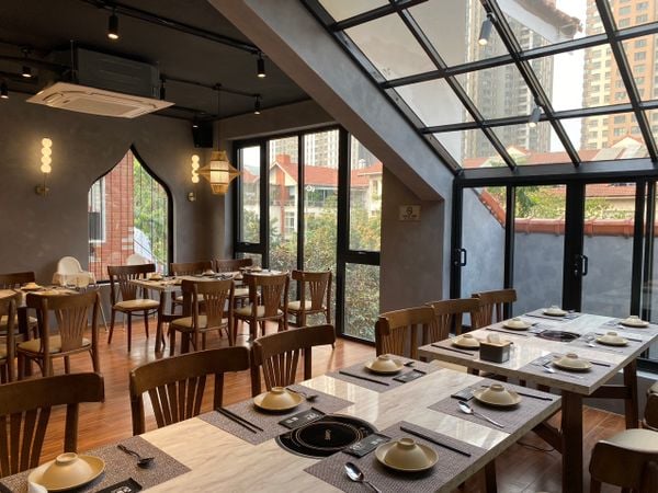 Cung cấp đèn trang trí cho nhà hàng Khrua Baan Thai 