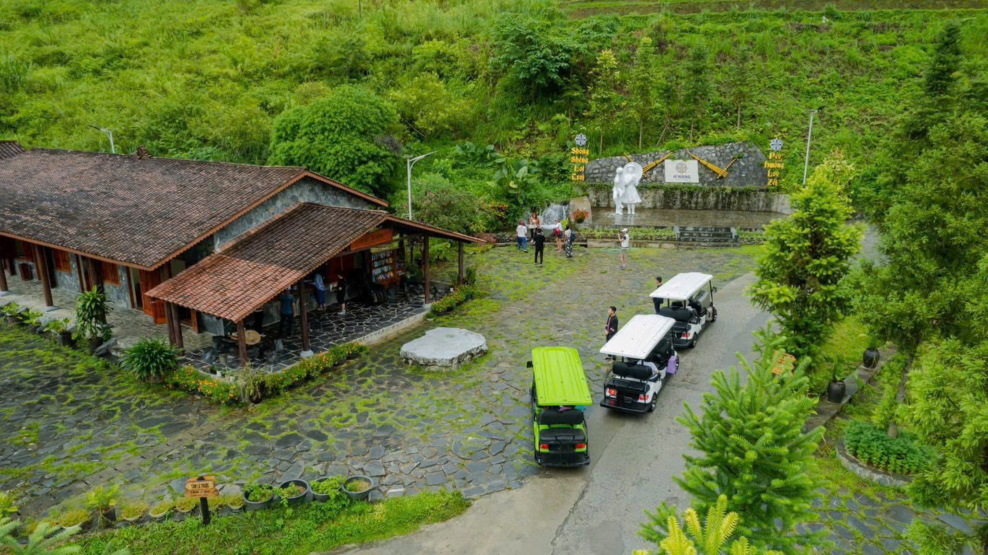 Tháng 10 có một H'mong Village thật xanh!