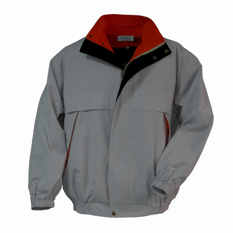 SỬ DỤNG ÁO KHOÁC BẢO HỘ MÙA ĐÔNG ĐỂ GIỮ ẤM CƠ THỂ