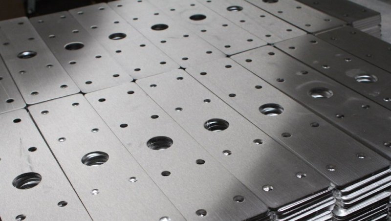 Cắt laser nhôm tấm – Giải pháp tối ưu cho gia công cơ khí chính xác