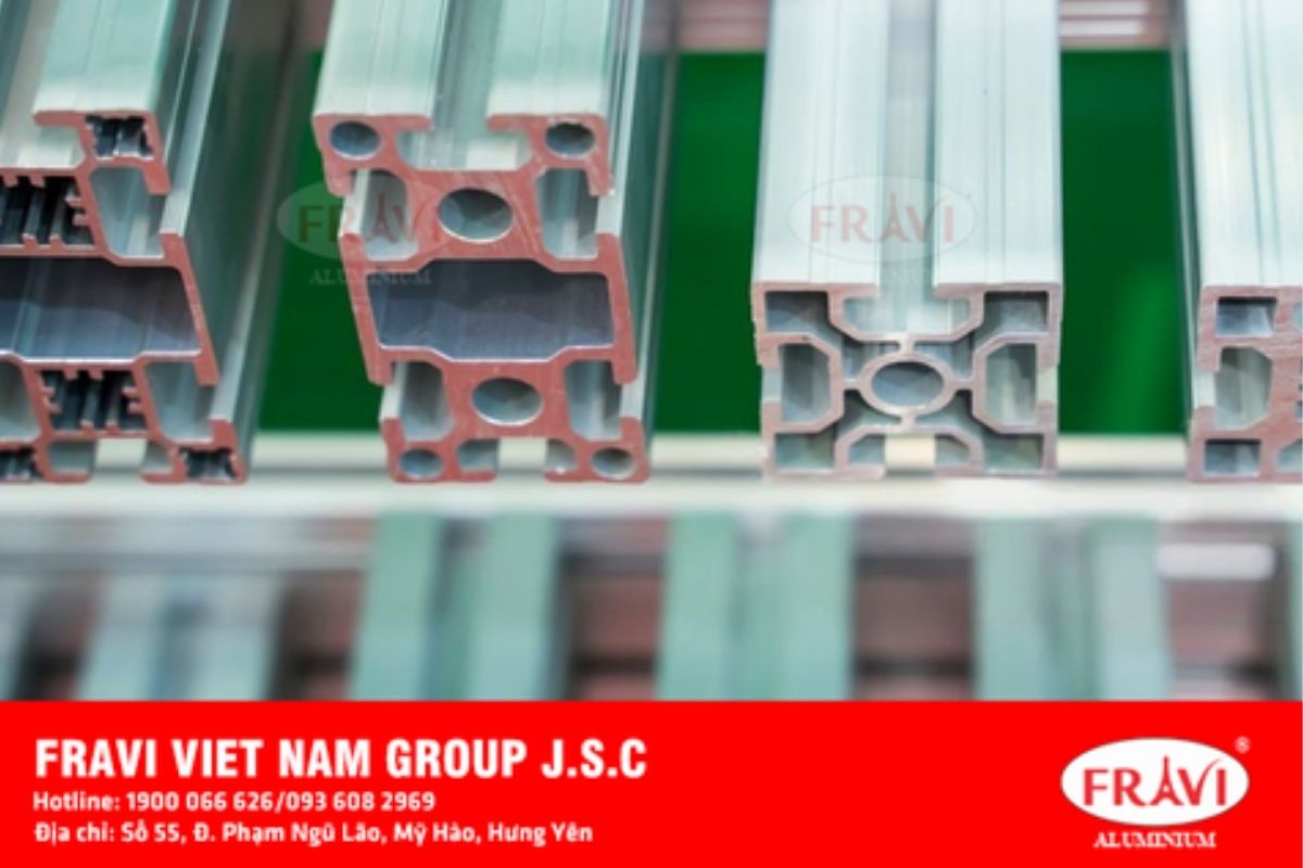 NHÔM ĐỊNH HÌNH LÀ GÌ? CẤU TẠO, PHÂN LOẠI VÀ ỨNG DỤNG TRONG CÔNG NGHIỆP HIỆN ĐẠI