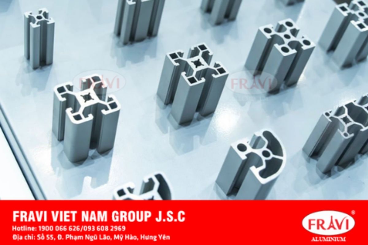 Nhôm định hình làm bàn thao tác: Giải pháp lắp ráp thông minh