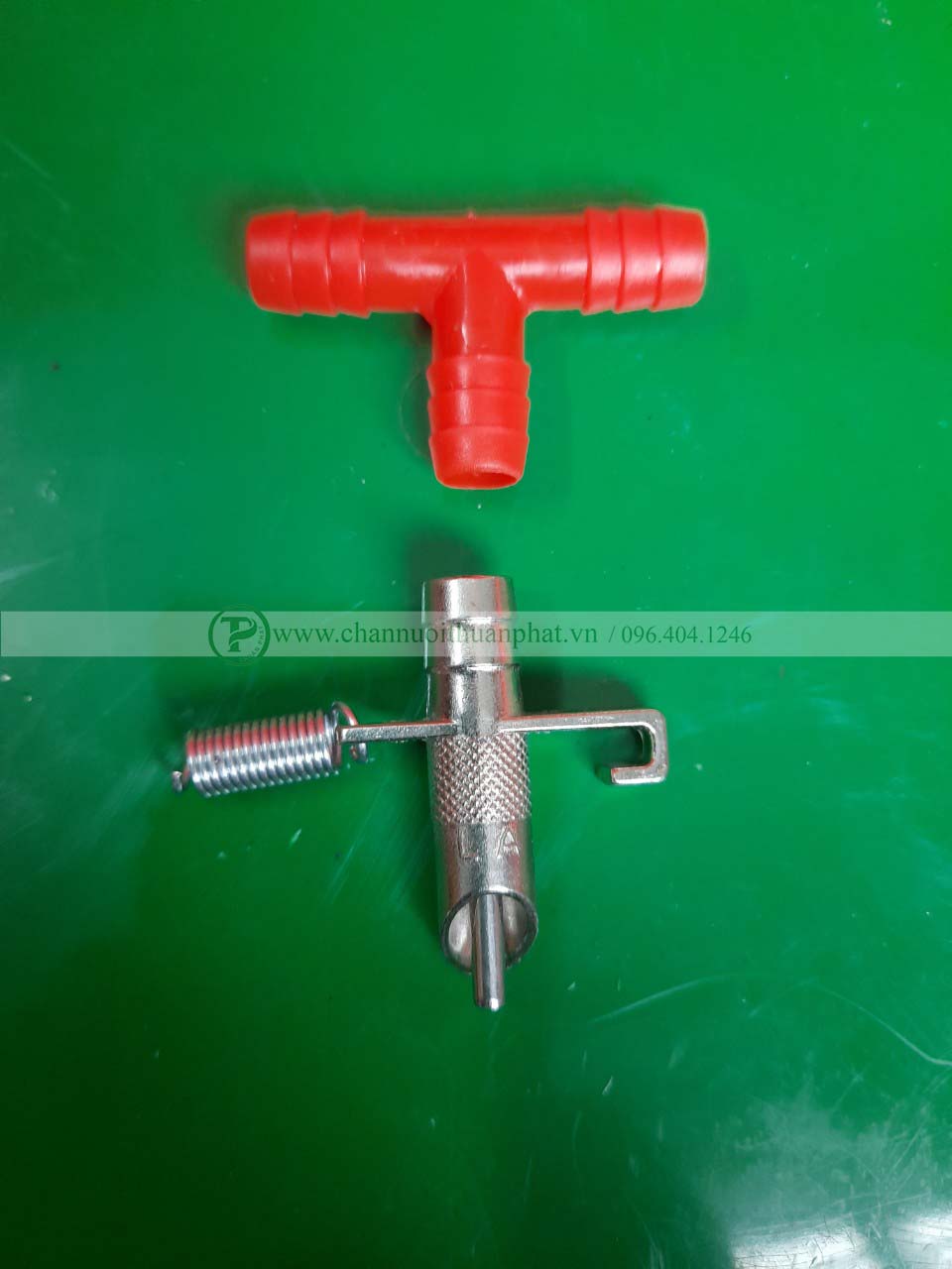 Núm uống nước tự động cho thỏ