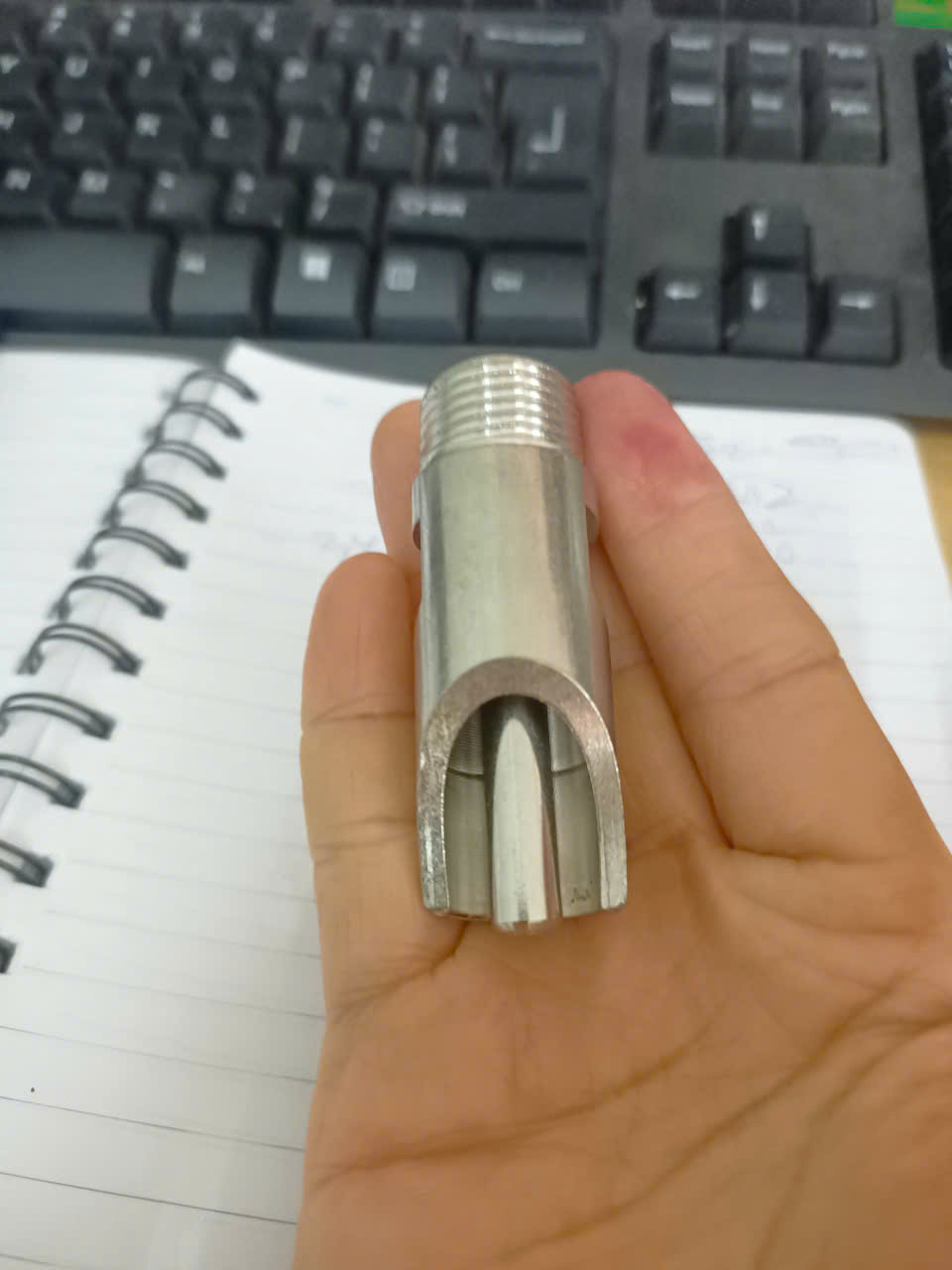 Núm uống nước tự động cho heo phi 21 inox 201 loại dày