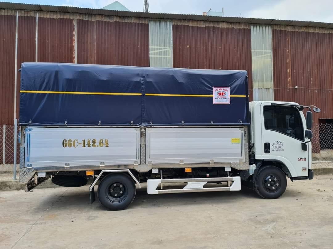 ISUZU QMR 210