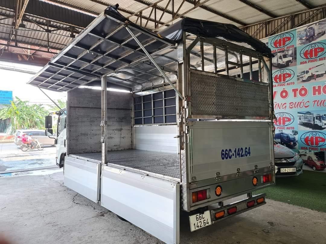 ISUZU QMR 210