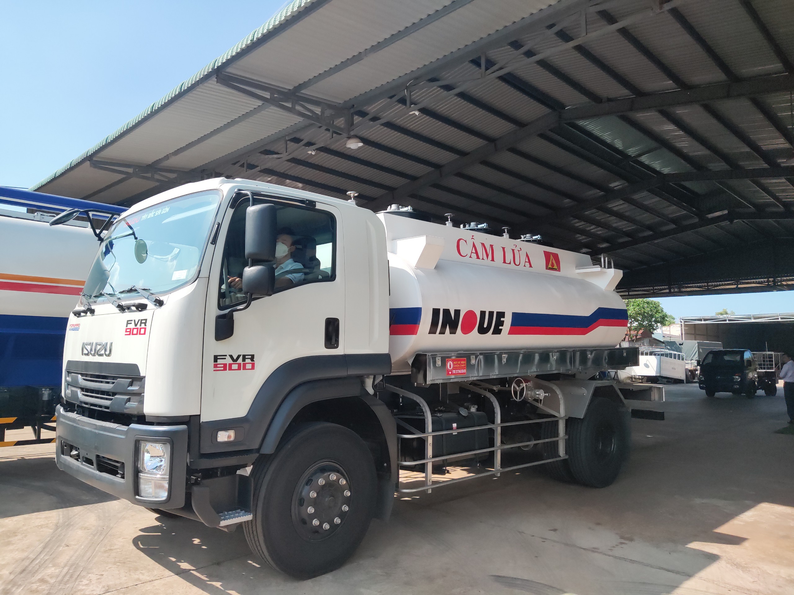 XE BỒN ISUZU FVR900 12 KHỐI