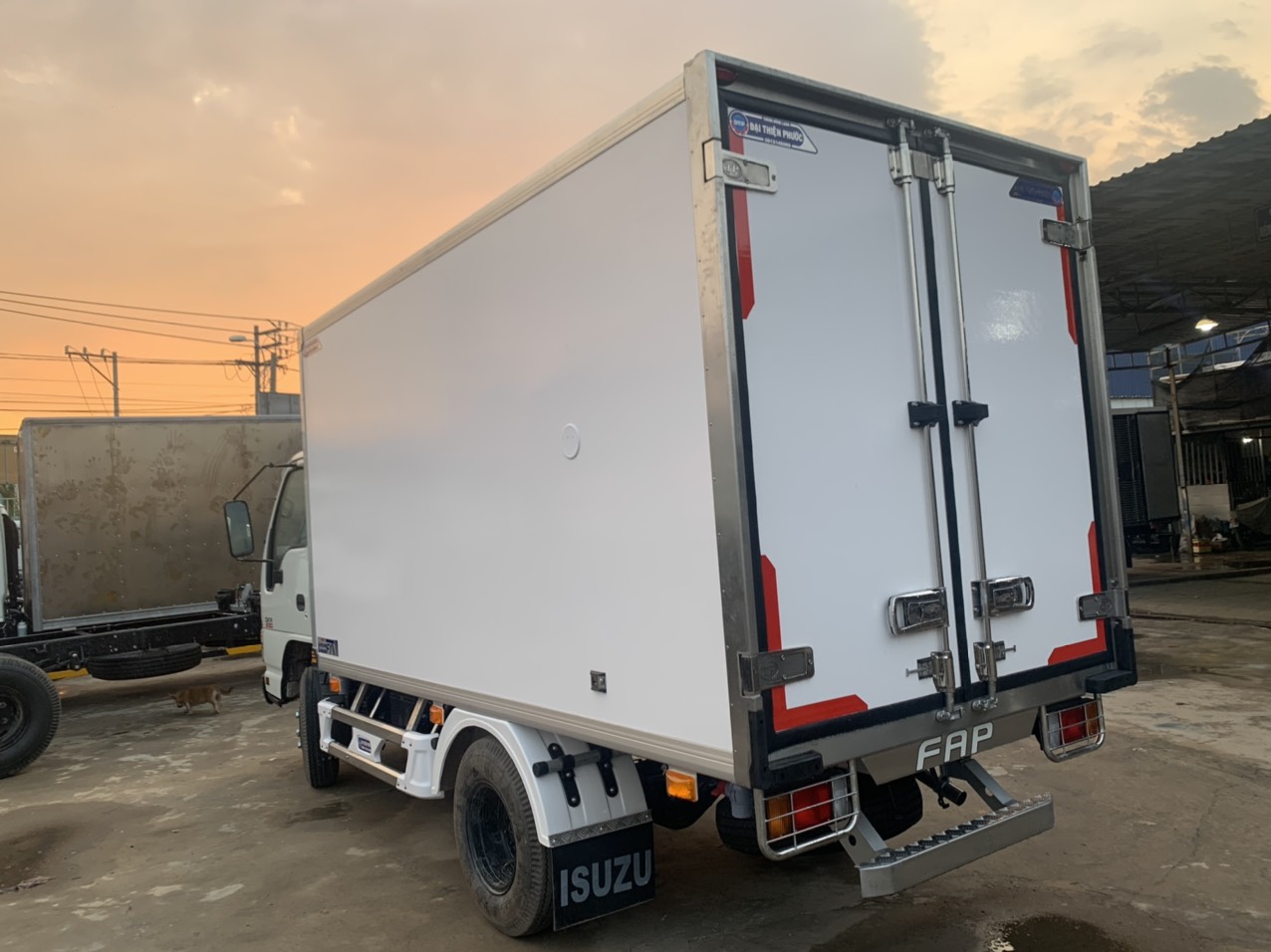 ISUZU ĐÔNG LẠNH 1,9 TẤN QKR77HE4