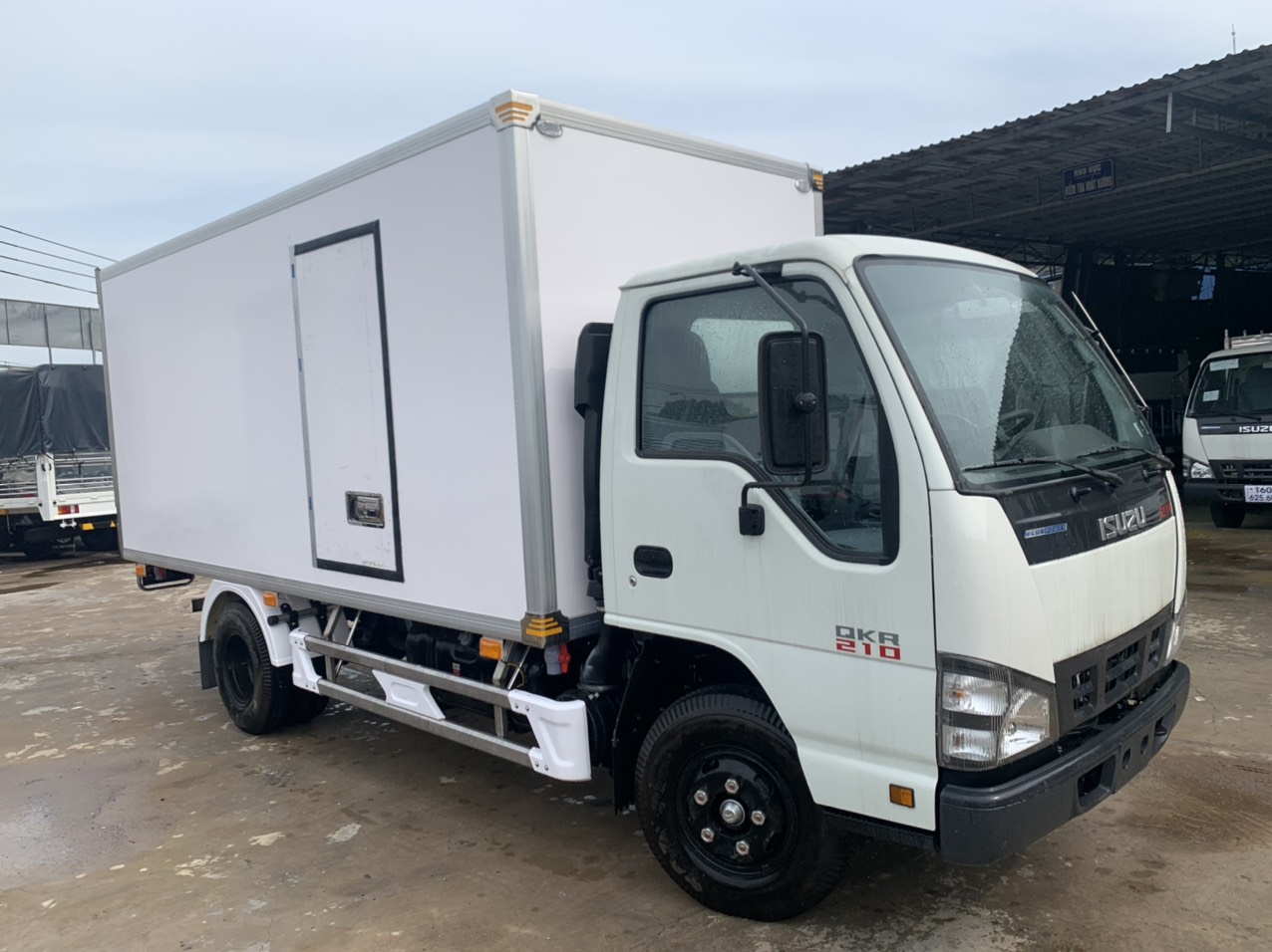 ISUZU ĐÔNG LẠNH 1,9 TẤN QKR77HE4
