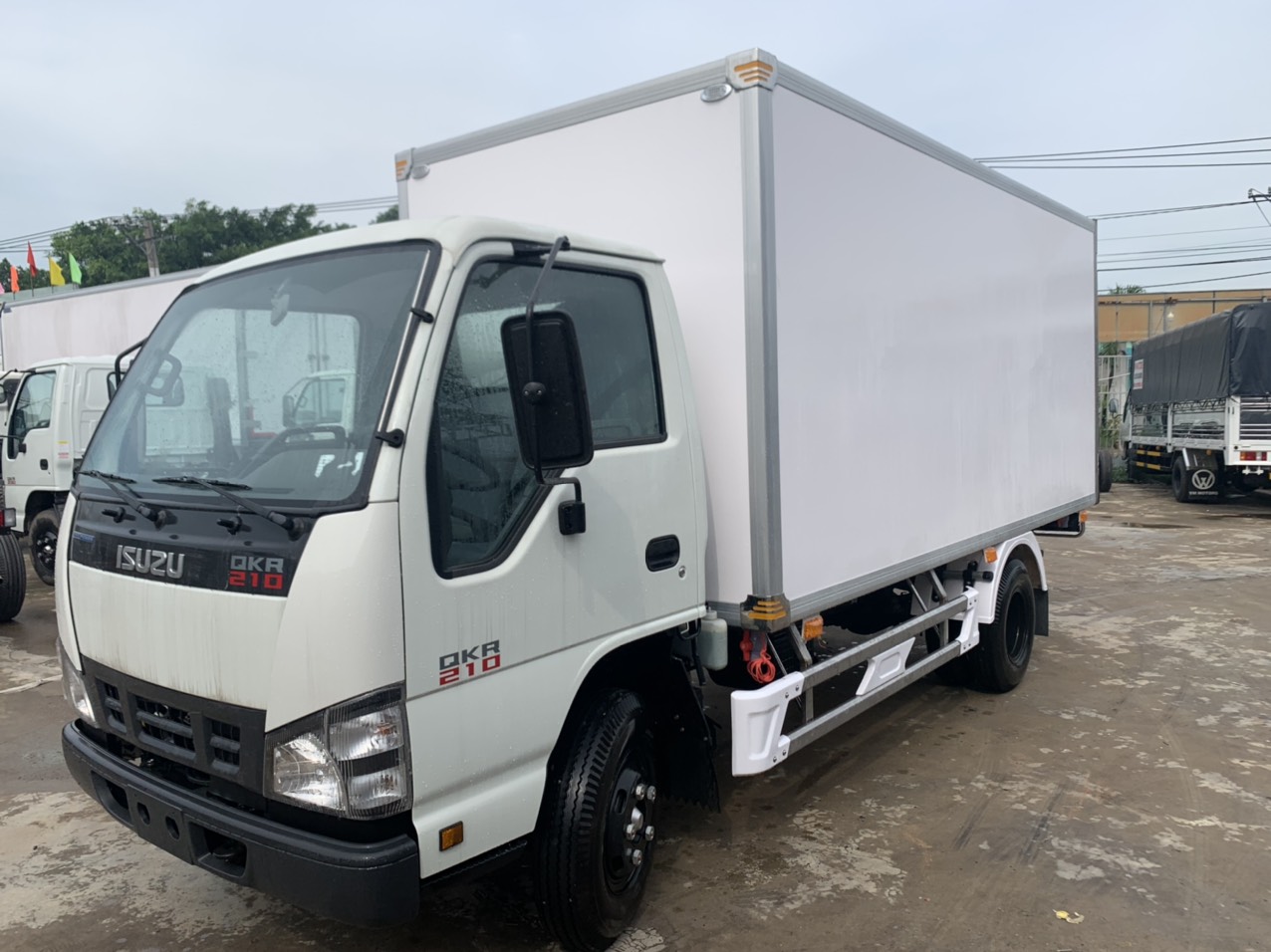 ISUZU ĐÔNG LẠNH 1,9 TẤN QKR77HE4