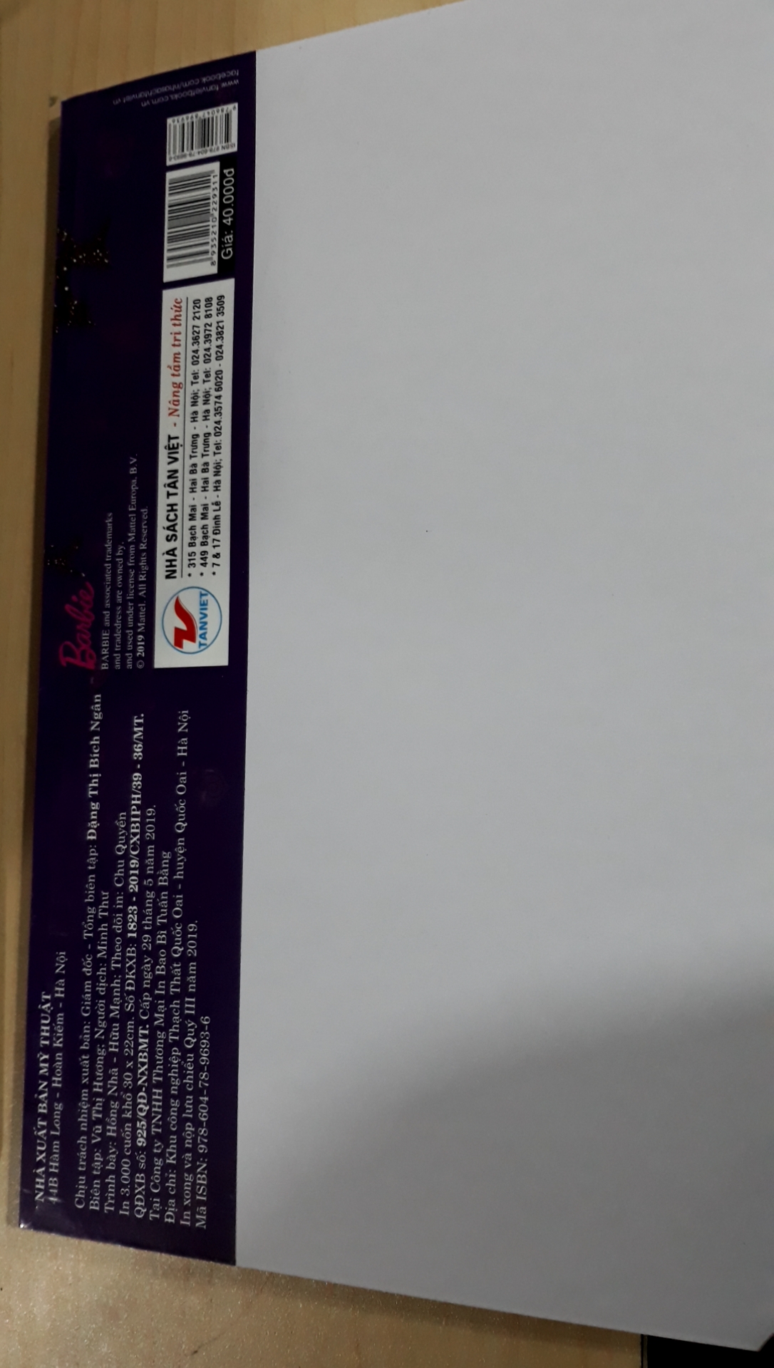 Barbie - Lễ Halloween Đáng Nhớ - Tô màu khổ lớn với hơn 50 đề can