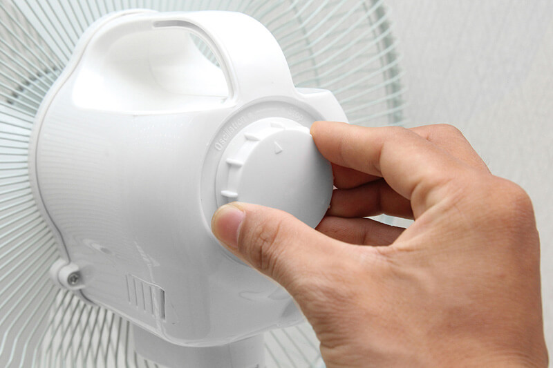 Quạt sạc điện Sunhouse SH762