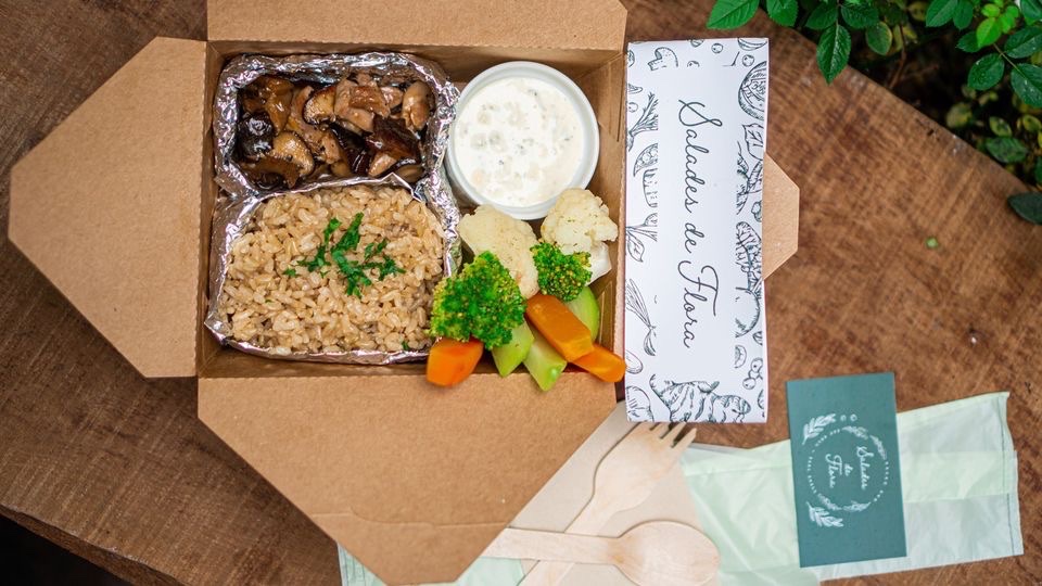 Cơm Gà sốt Nấm