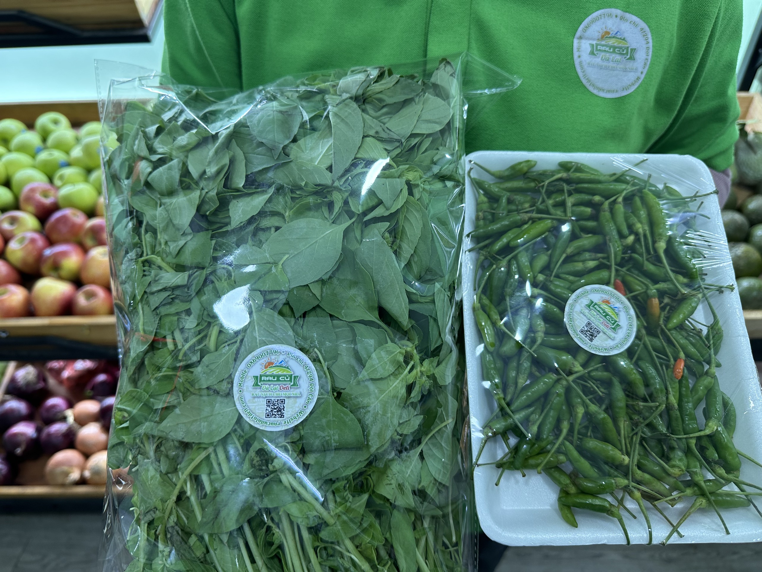 Tặng ớt xiêm 0,05 khi mua TỪ 1kg lá é