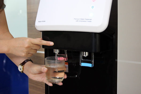 Khoảng cách lấy nước rộng 