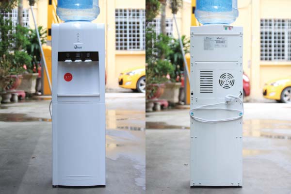Công tắc bật nóng lạnh được thiết kế phía sau