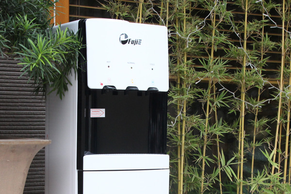Cây nước nóng lạnh 3 vòi FujiE WDBD20E cao cấp