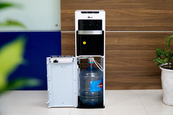 Cây nước nóng lạnh bình âm FujiE WD8500C