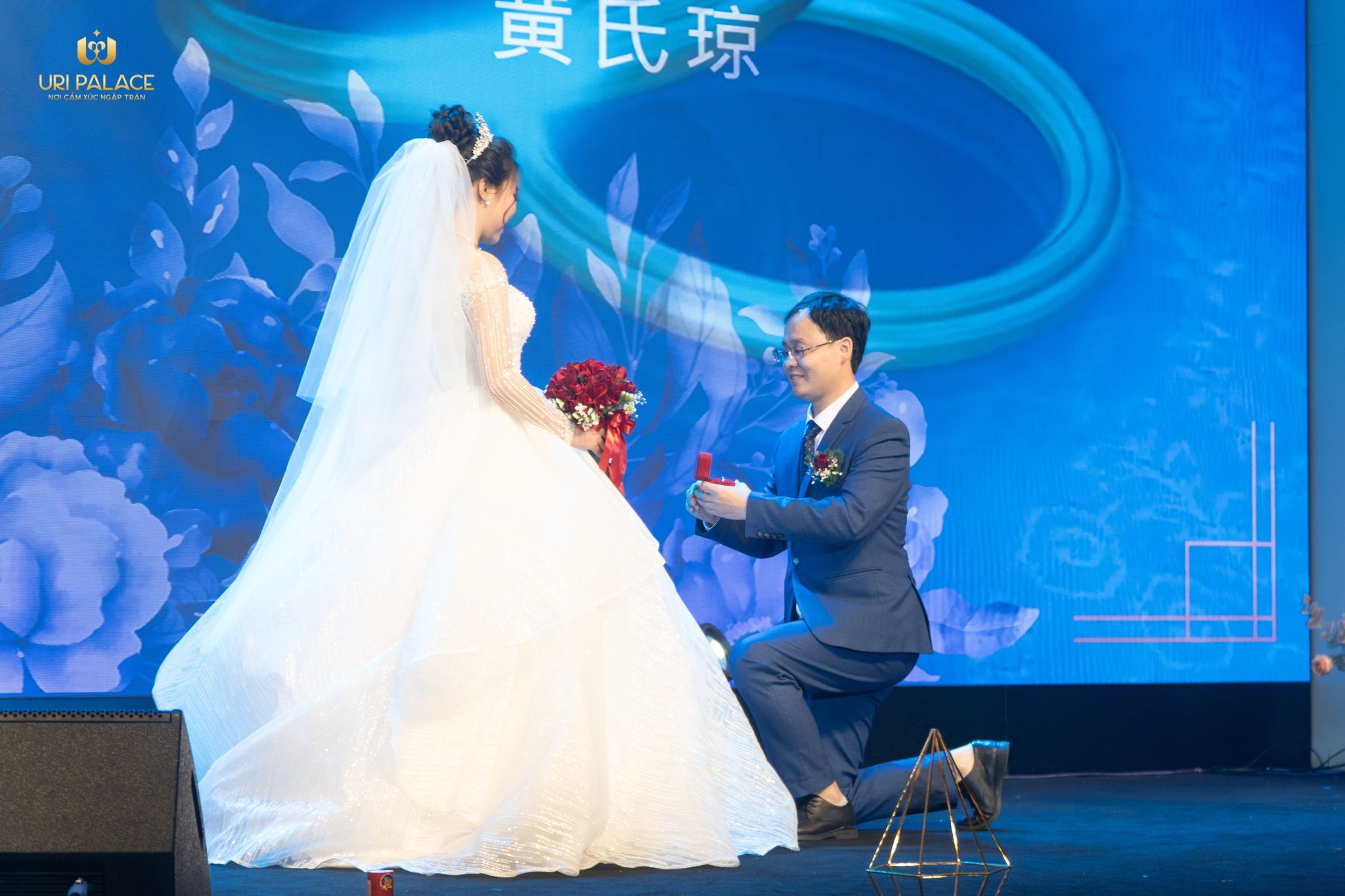 𝒀𝒐𝒖 𝒂𝒓𝒆 𝒎𝒚 𝒔𝒖𝒏, 𝒎𝒚 𝒎𝒐𝒐𝒏, 𝒂𝒏𝒅 𝒂𝒍𝒍 𝒐𝒇 𝒎𝒚 𝒔𝒕𝒂𝒓𝒔 Bằng Phi (樊鹏飞)& Thu Quỳnh (黄氏琼）