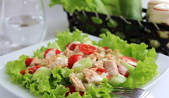 Salad cá ngừ tươi rau củ