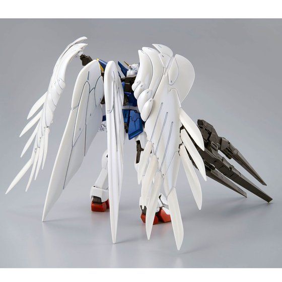 MG 1/100 WING GUNDAM ZERO EW & DREI ZWERG (SPECIAL COATING)