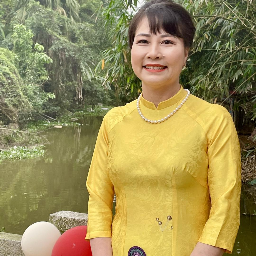 Ngọc Trai Và Áo Dài: Khi Vẻ Đẹp Chạm Đến Sự Vĩnh Cửu