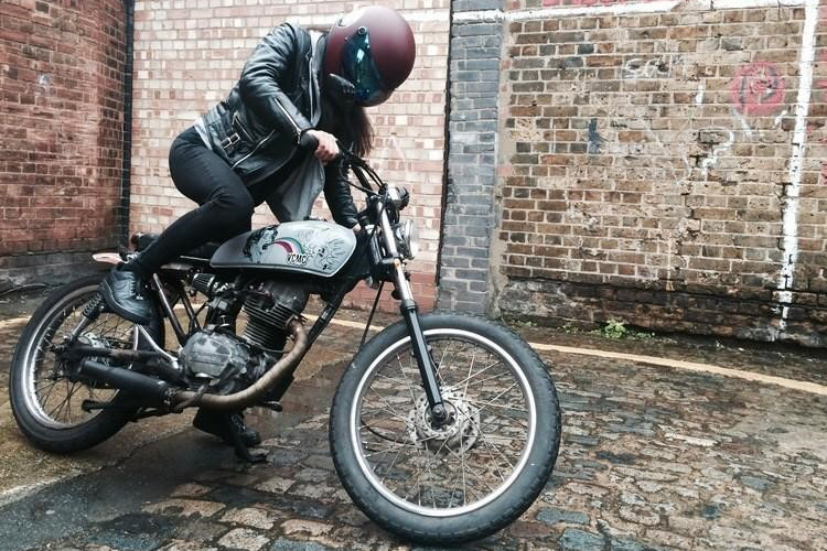 Thay bình ắc quy cho xe máy bao nhiêu tiền?