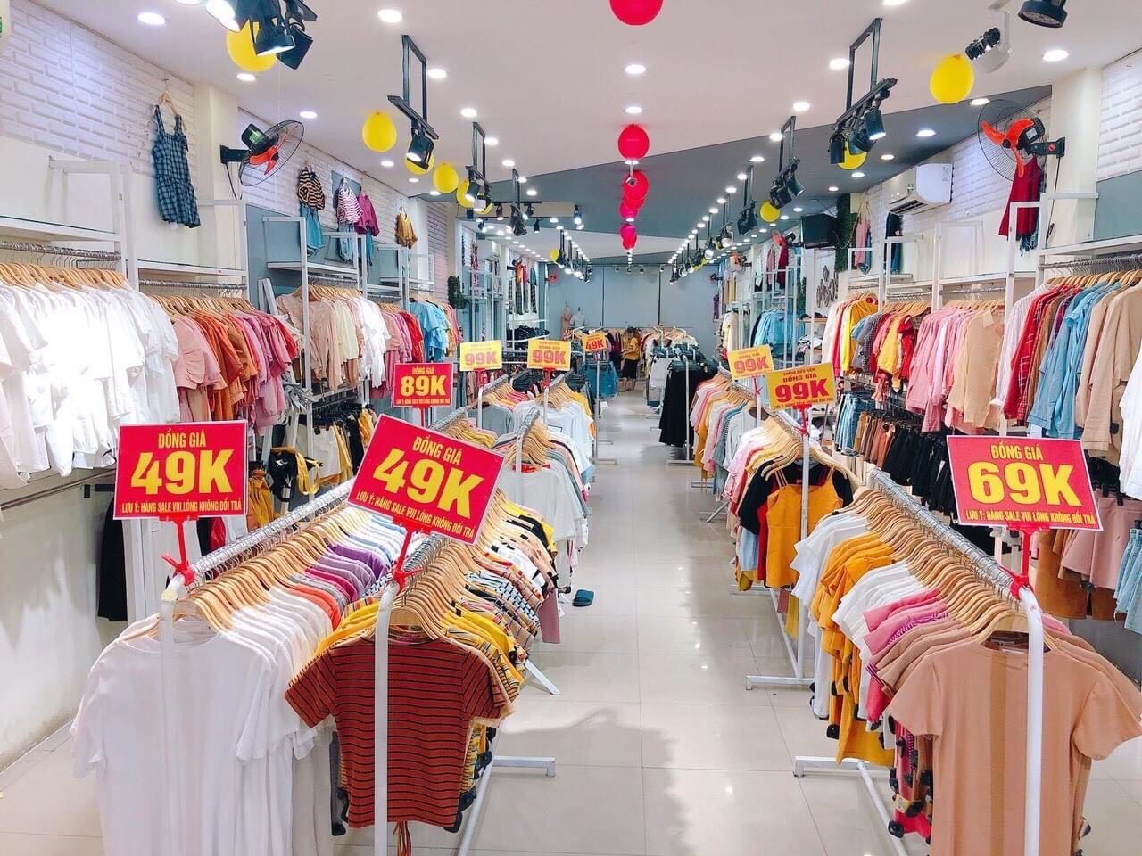 LÝ DO BẠN NÊN DÙNG MÓC GỖ CHO SHOP THỜI TRANG LÝ DO BẠN NÊN DÙNG MÓC GỖ CHO SHOP THỜI TRANG