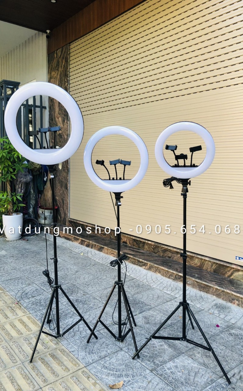 Top 3 đèn livestream chuyên dùng cho shop thời trang - spa Top 3 đèn livestream chuyên dùng cho shop thời trang - spa