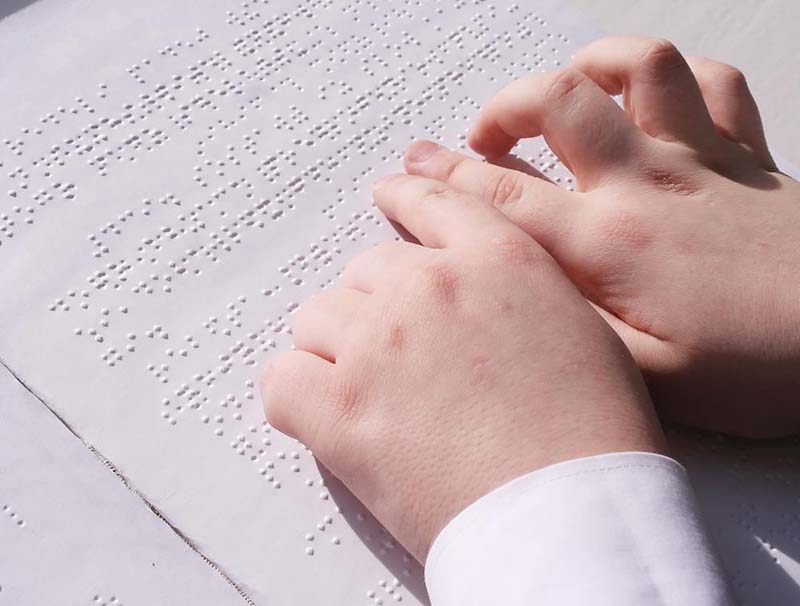 Vai trò của can thiệp sớm và các phương pháp dạy trẻ khiếm thị