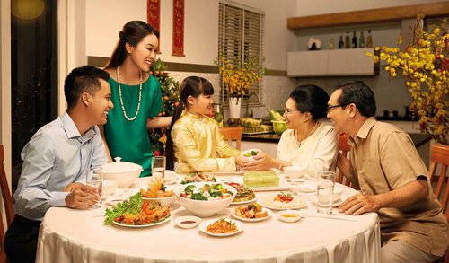 y-nghia-cua-viec-tang-qua-tet-2021-tet-nay-tang-gi-cho-nguoi-than
