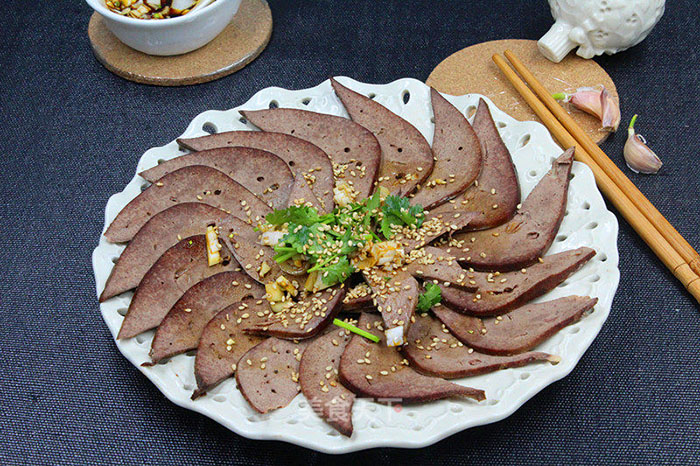 “Bệnh từ miệng mà vào”, thích mấy cũng nên tránh ăn 4 bộ phận này của lợn vì chứa nhiều độc tố