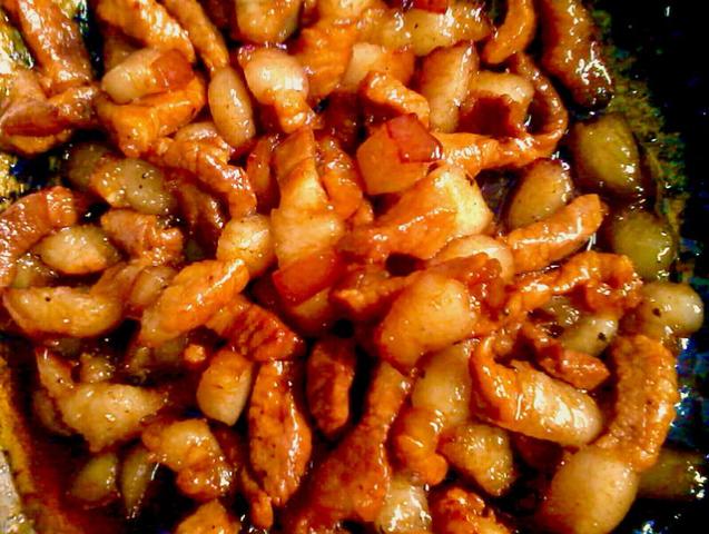 Lộ bí kíp rang thịt ngọt ngon, không bị teo, không ra nước, rưới nước mỡ vào cơm nóng thì cả bầu trời tuổi thơ ùa về