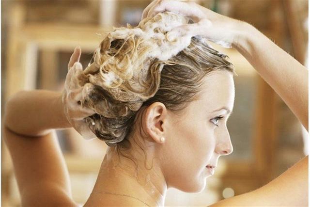 Trời lạnh gội đầu kiểu này dễ đột quỵ, ảnh hưởng đến tính mạng