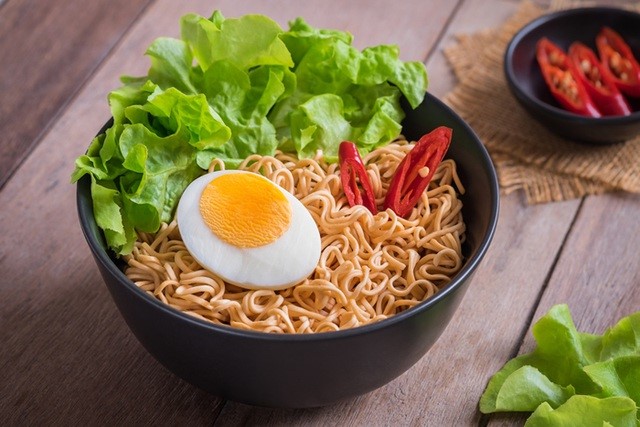 Những sai lầm khi sử dụng mì ăn liền