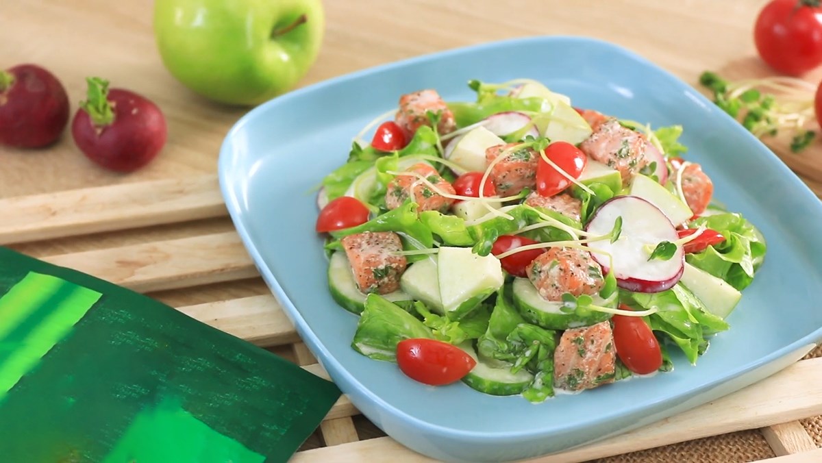 SALAD CÁ HỒI – MÓN NGON ĐÃI TIỆC ĐỘC ĐÁO