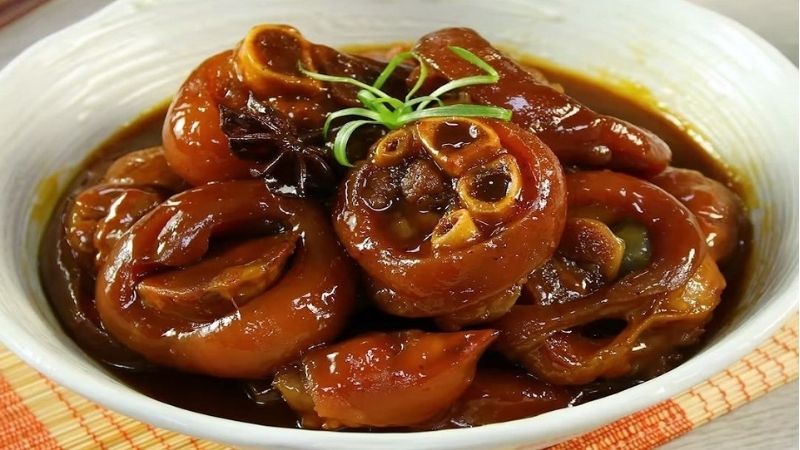 Bật mí cách làm bắp giò kho coca lạ miệng, vừa mềm vừa thấm vị Bật mí cách làm bắp giò kho coca lạ miệng, vừa mềm vừa thấm vị