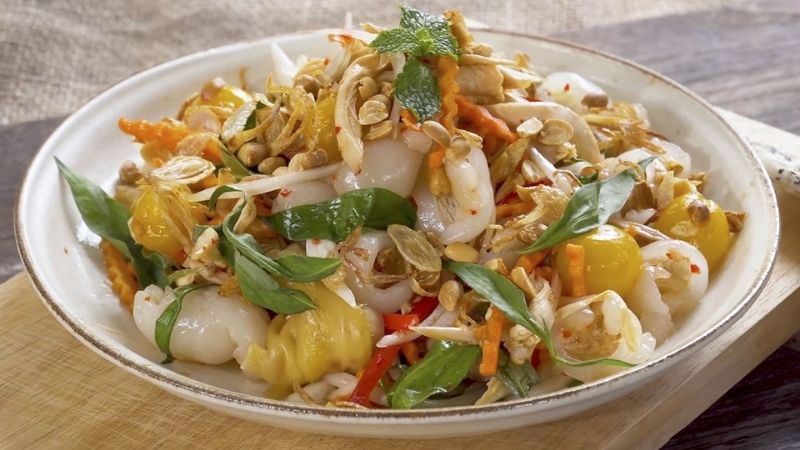 Đổi vị cả nhà với gỏi gà rau răm ngon đúng điệu, ai cũng thích mê