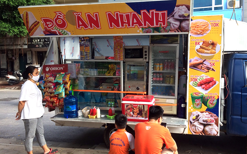 Thận trọng với thực phẩm bán trước cổng trường