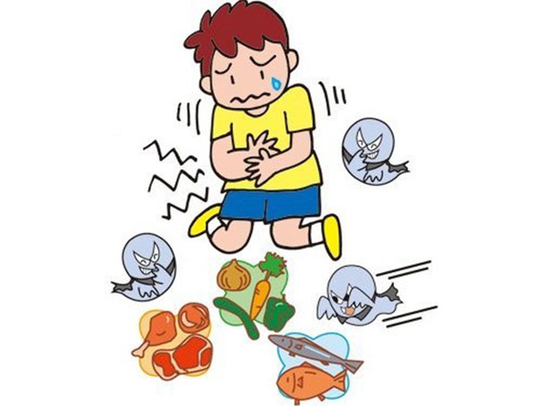 NHỮNG CẢNH CHẾ BIẾN THỰC PHẨM BẨN TRÊN NỀN NHÀ