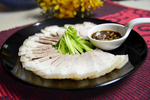 Cho thứ gia vị này, thịt lợn luộc mềm, thơm phức, mùi hôi hoàn toàn biến mất